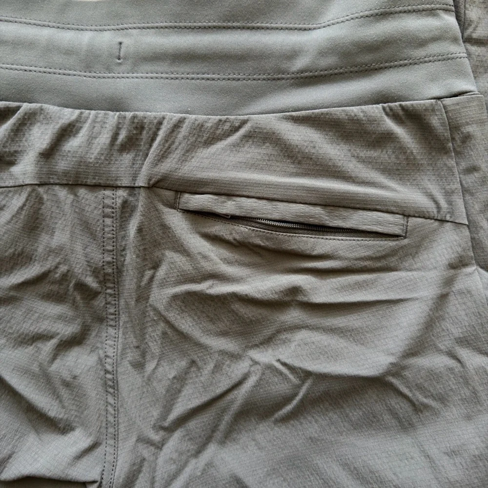 Athleta Trekkie North Jogger Olive Green Pants Size 8 Lightweight Travel Hiking - Picture 7 of 9